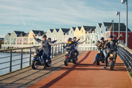 Tour de E-chopper met deelnemers op e-choppers tijdens teambuilding activiteit in Houten