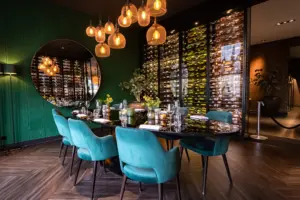Valk Houten