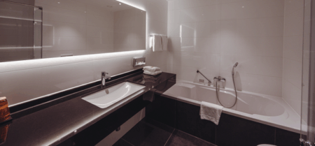 Badkamer Family Suite Van der Valk Hotel Houten